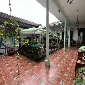 sandalio-hostal-cali.cali-hotels.com/