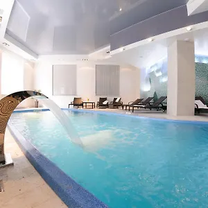 Hotel Taurus &, Leopoli