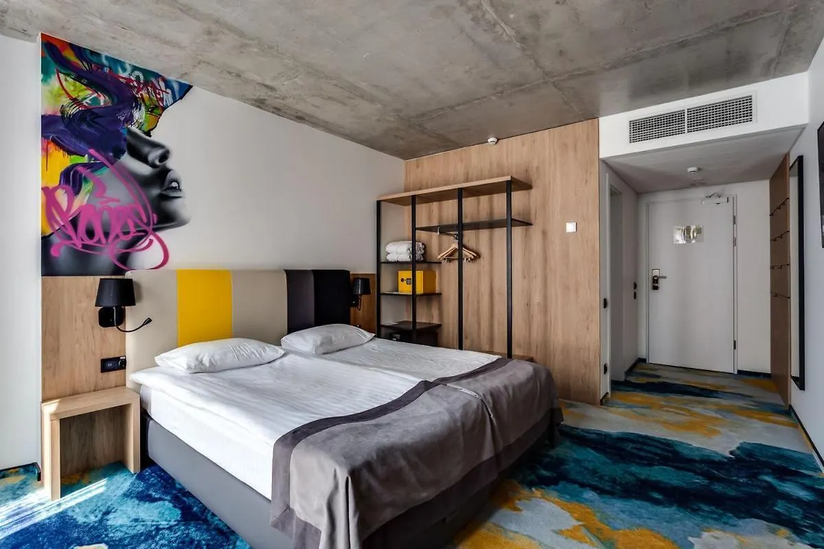 Reikartz Mural Lemberg Hotel